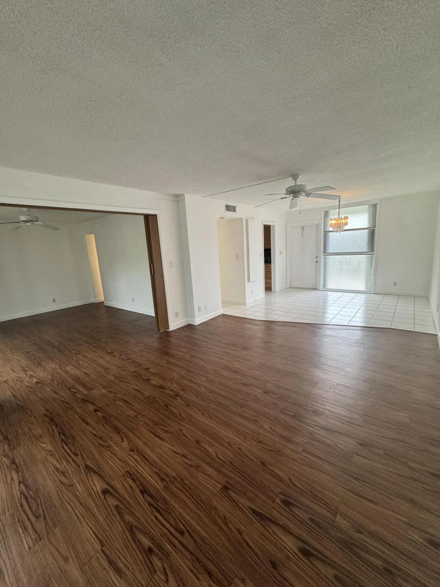 LIVING ROOM / DINING ROOM SET UP