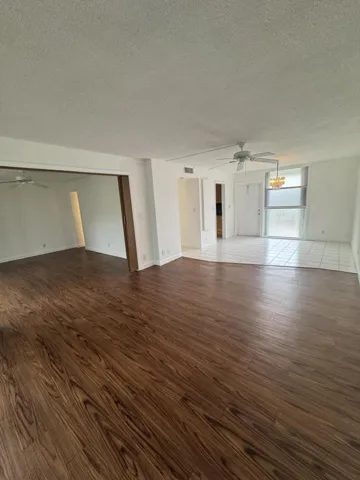 LIVING ROOM / DINING ROOM SET UP