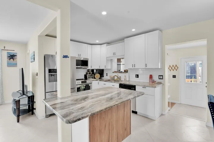 5221 NE 16th Ave Pompano Beach -12