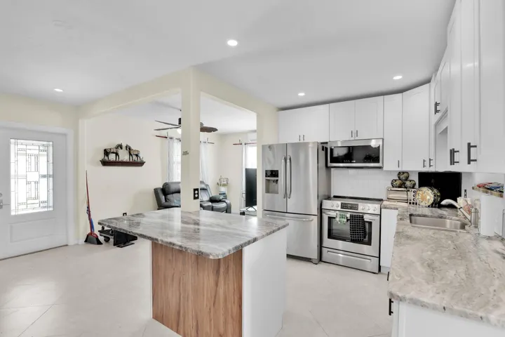 5221 NE 16th Ave Pompano Beach -14