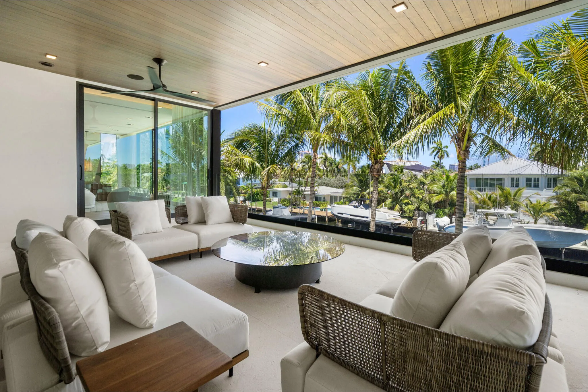 2nd level outdoor lounge