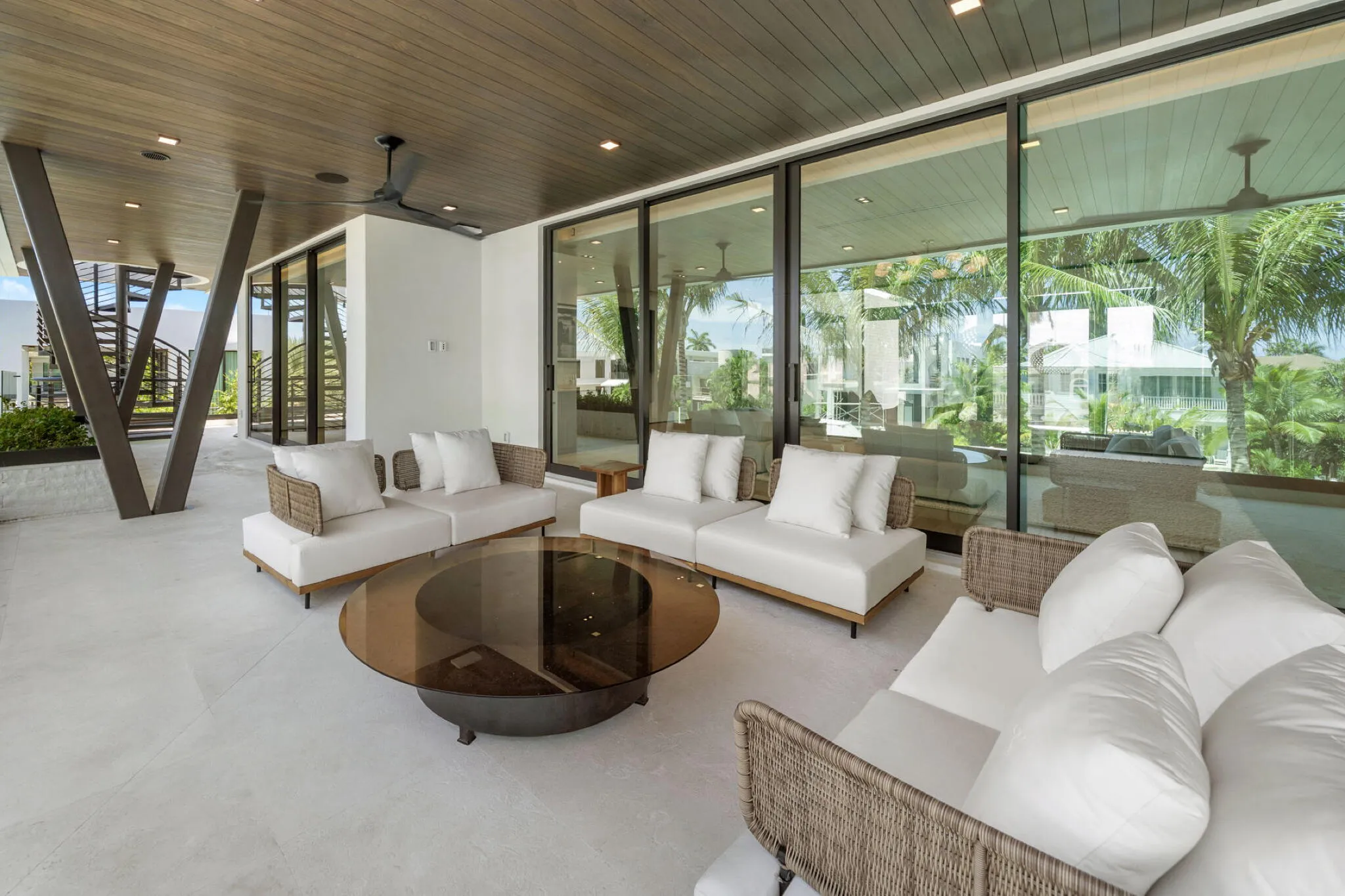 2nd level outdoor lounge