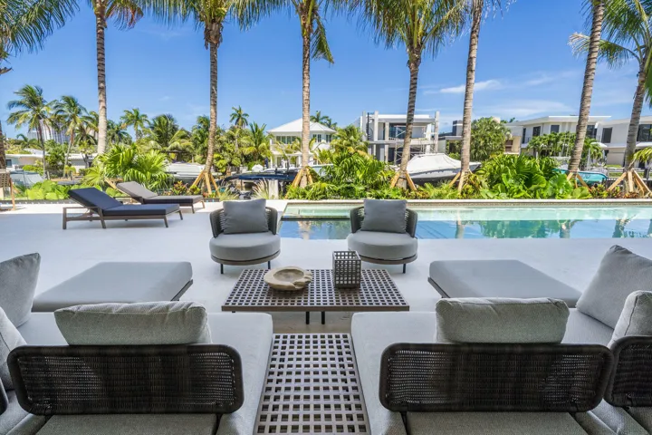 Pool deck lounge