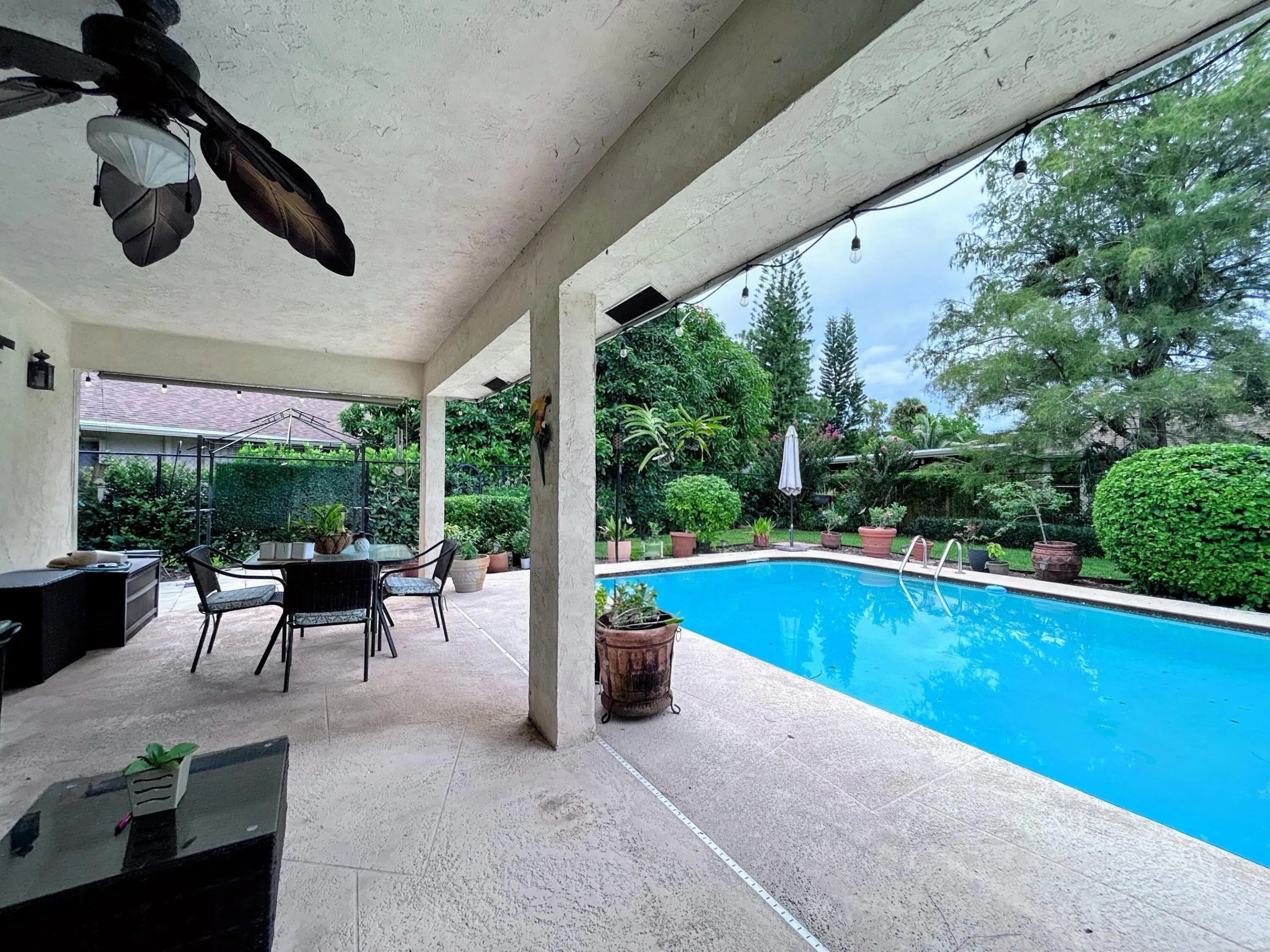 Peaceful views, quiet yard