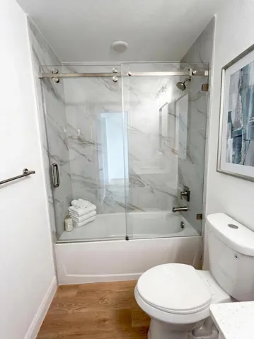 Guest bathroom Virtually Staged