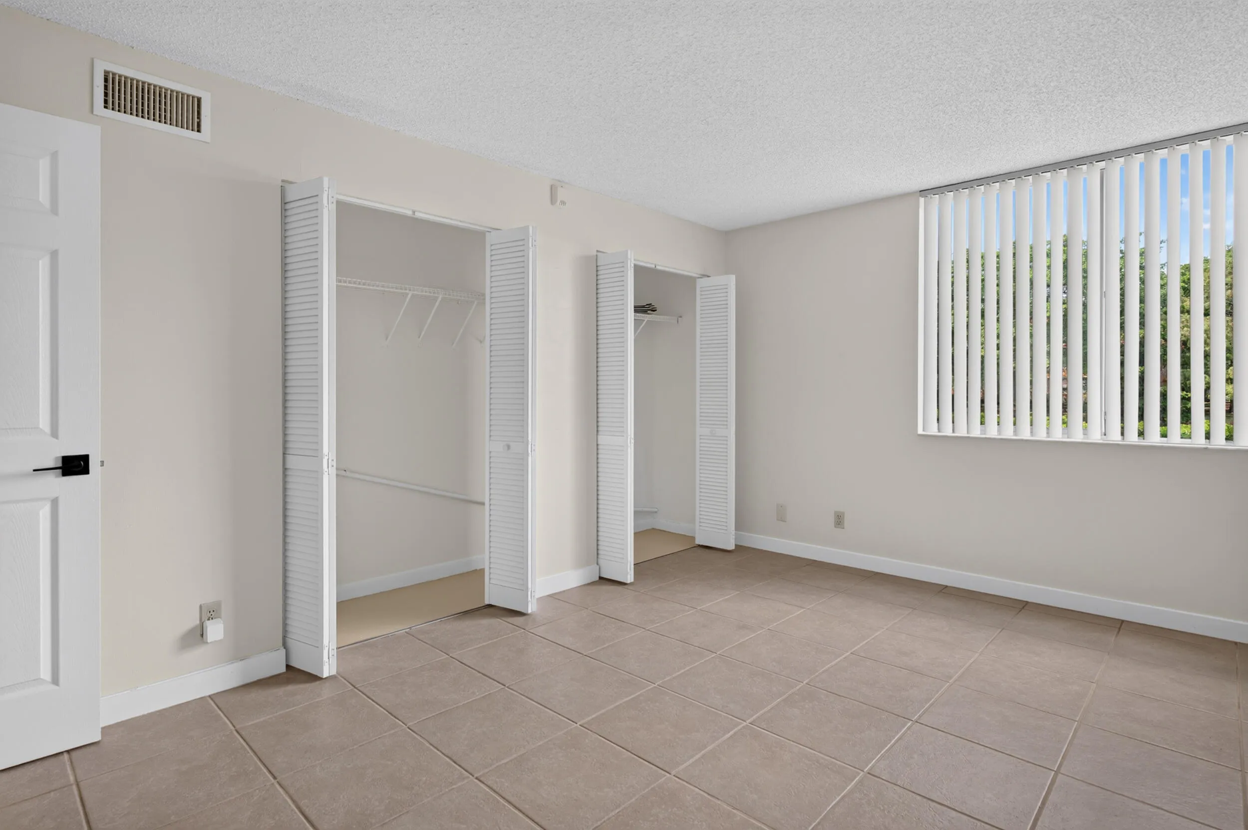 10717 apt 106-19