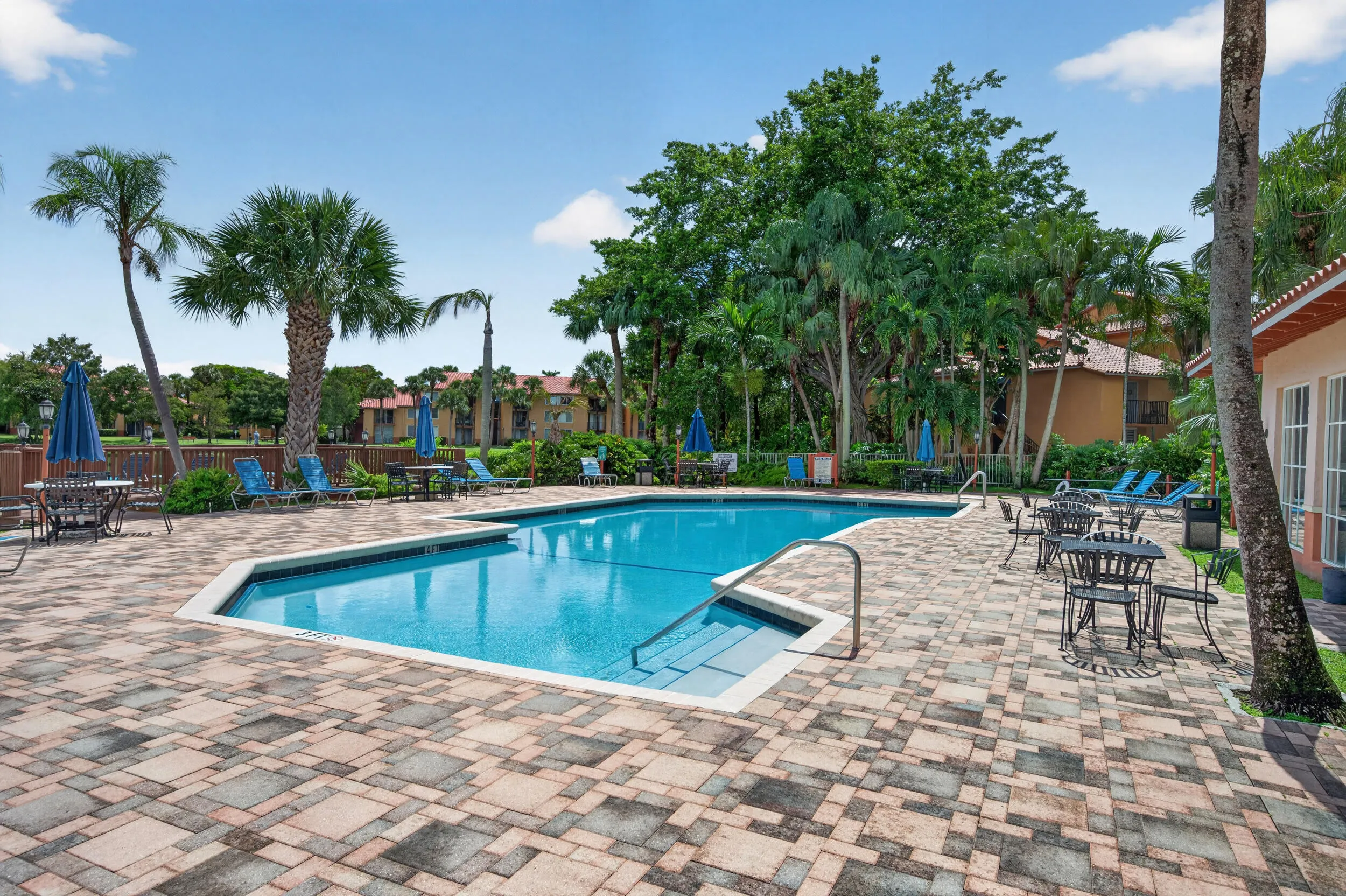 10717 apt 106-28