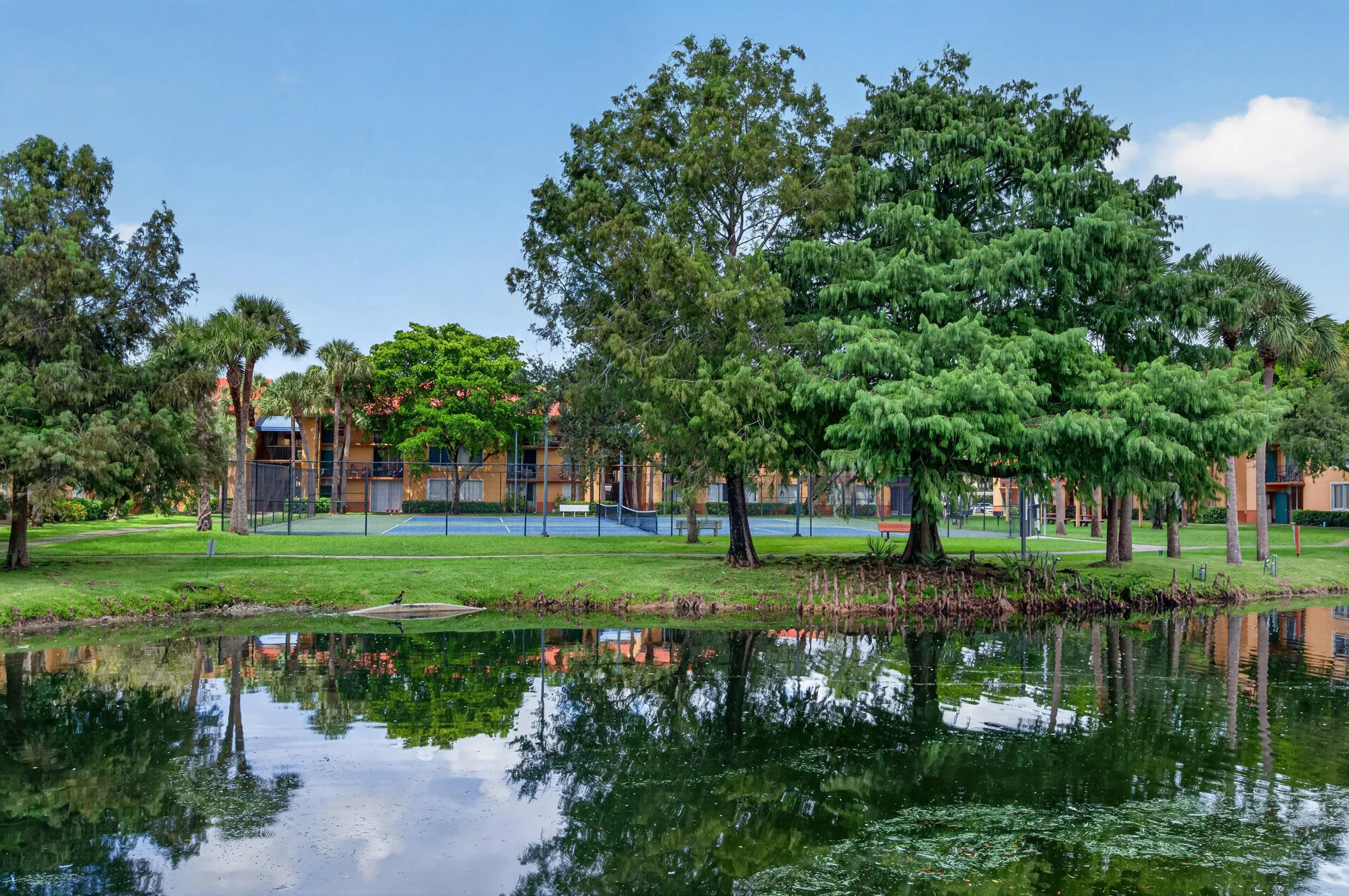 10717 apt 106-34