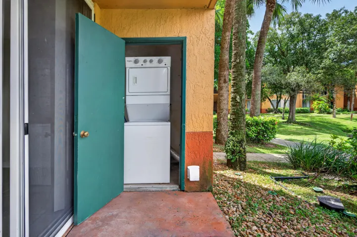 10717 apt 106-23