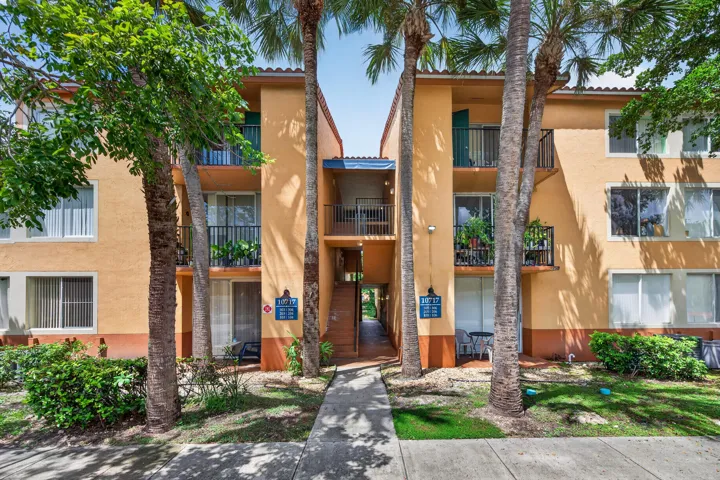 10717 apt 106-2