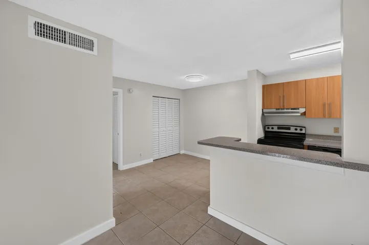 10717 apt 106-13