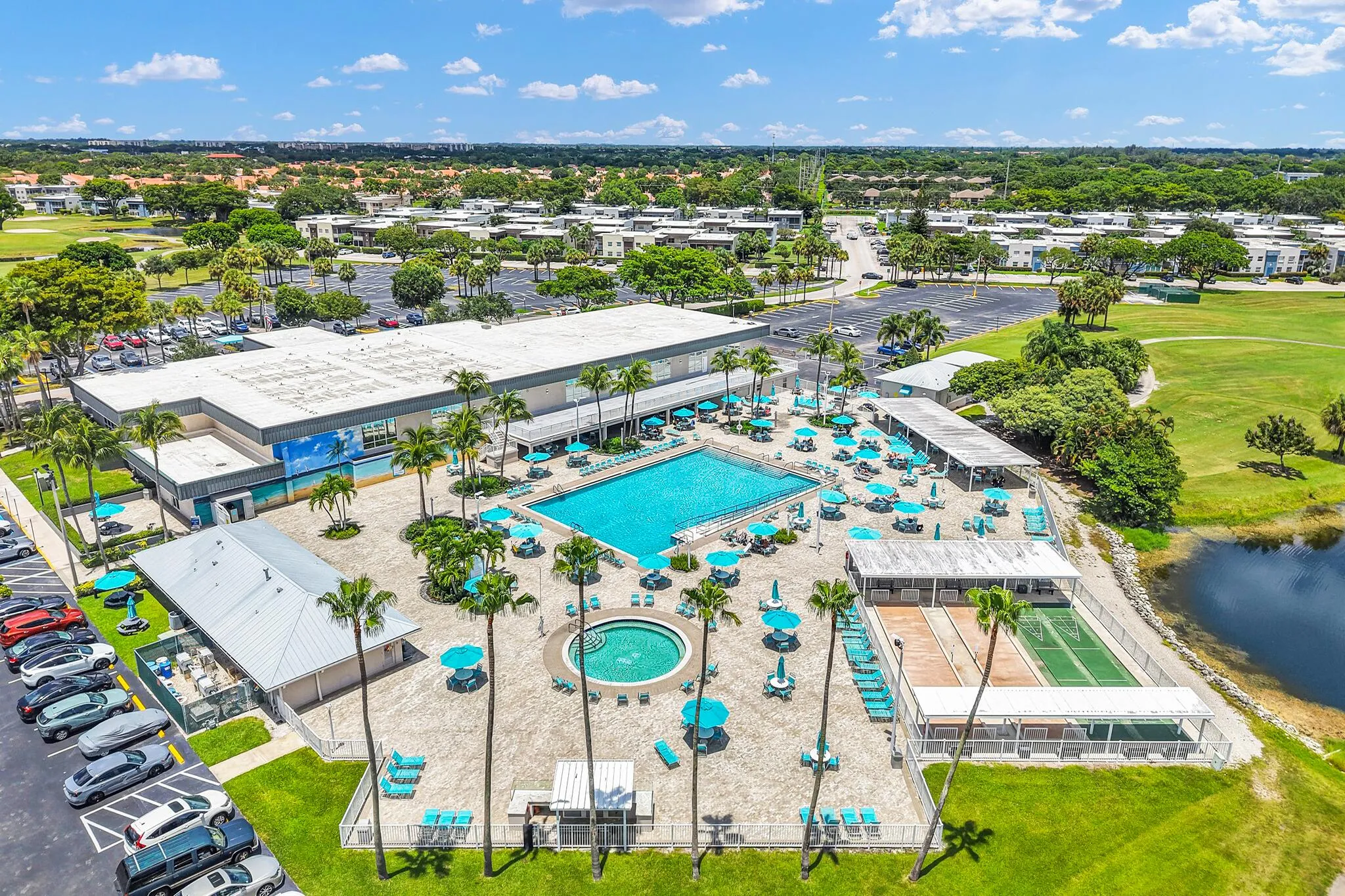 Hot Tub and Suffleboard at Kings Point