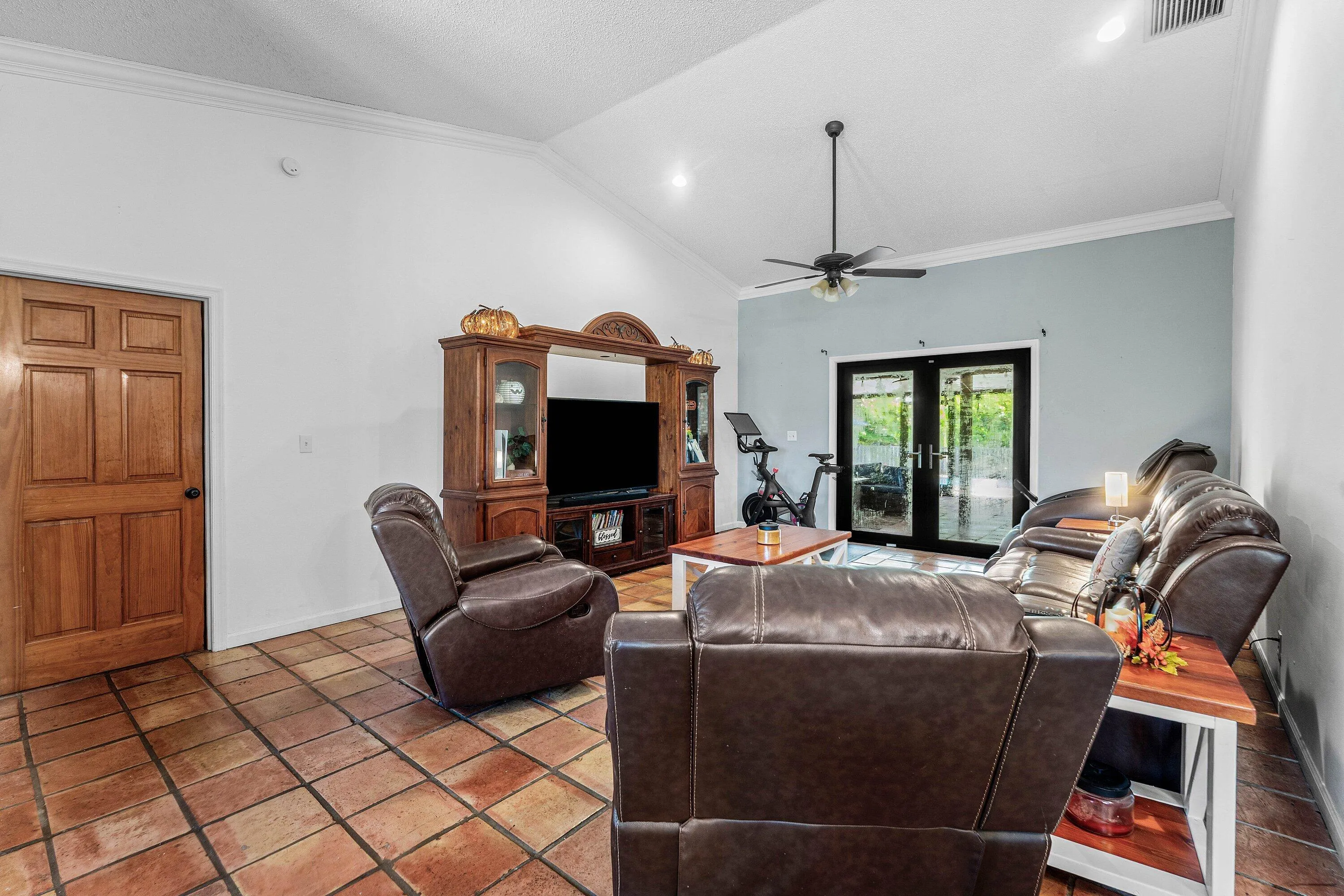 009-18429SycamoreDriveWest-TheAcreage-FL