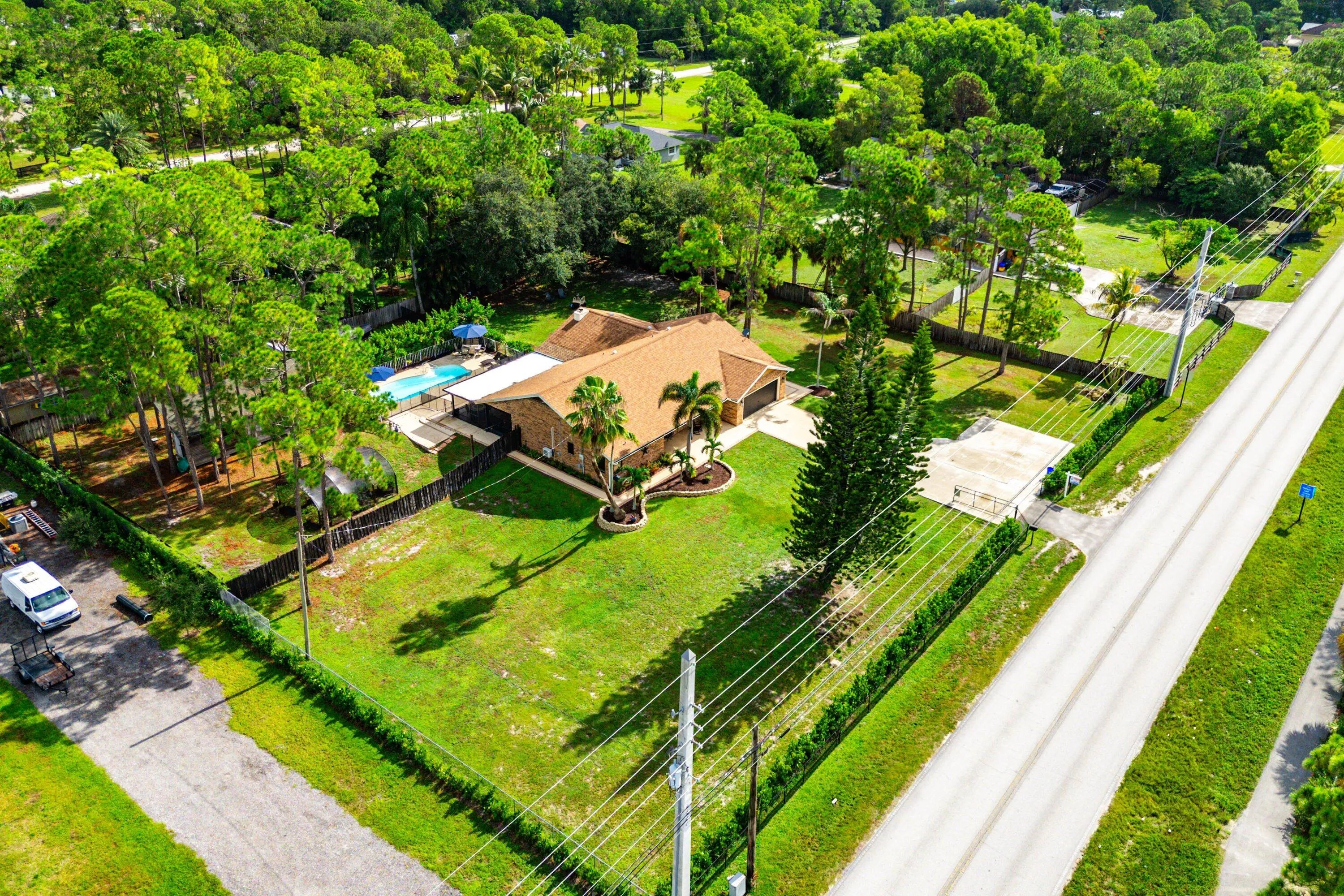 042-18429SycamoreDriveWest-TheAcreage-FL