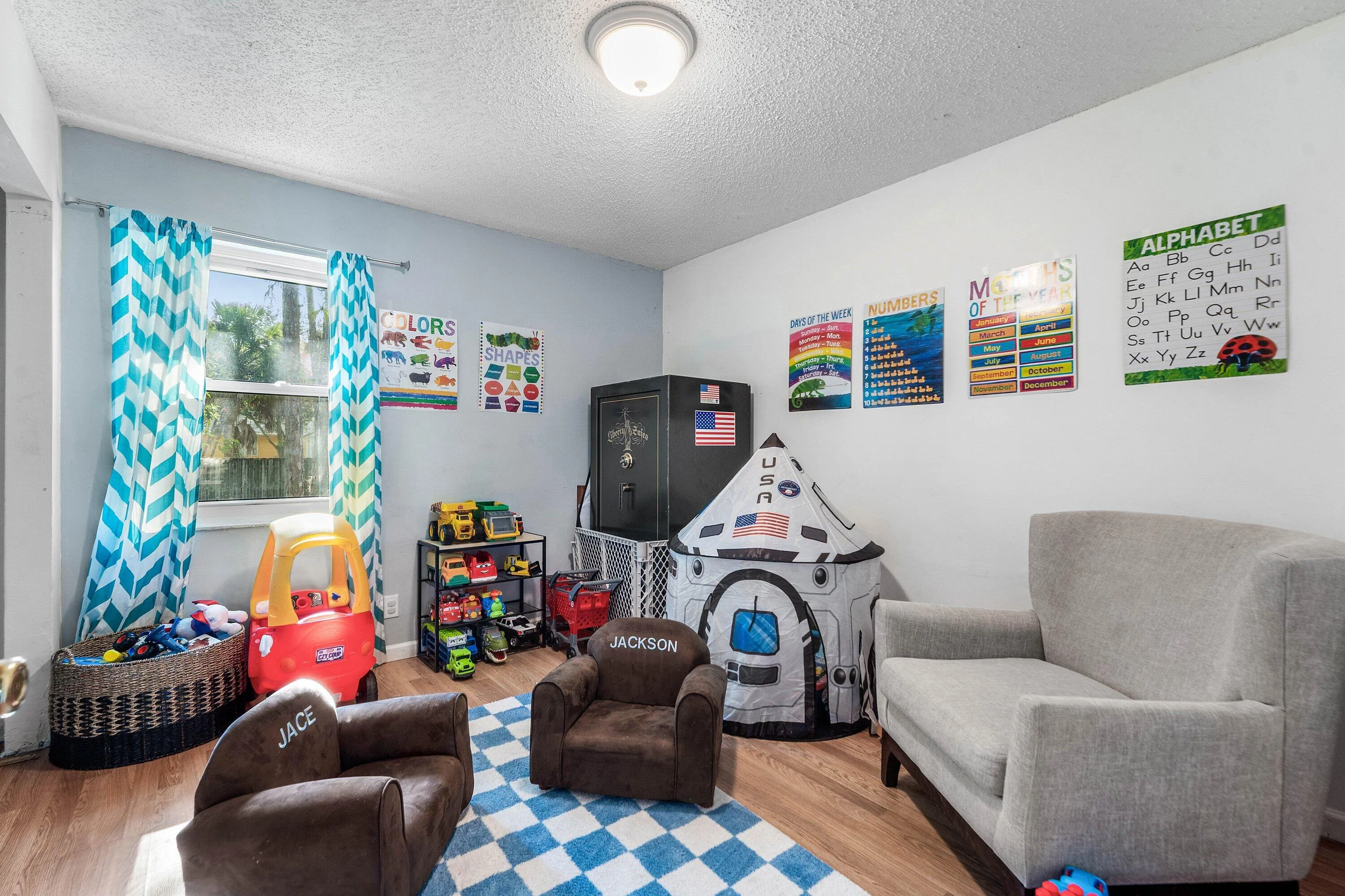 022-18429SycamoreDriveWest-TheAcreage-FL