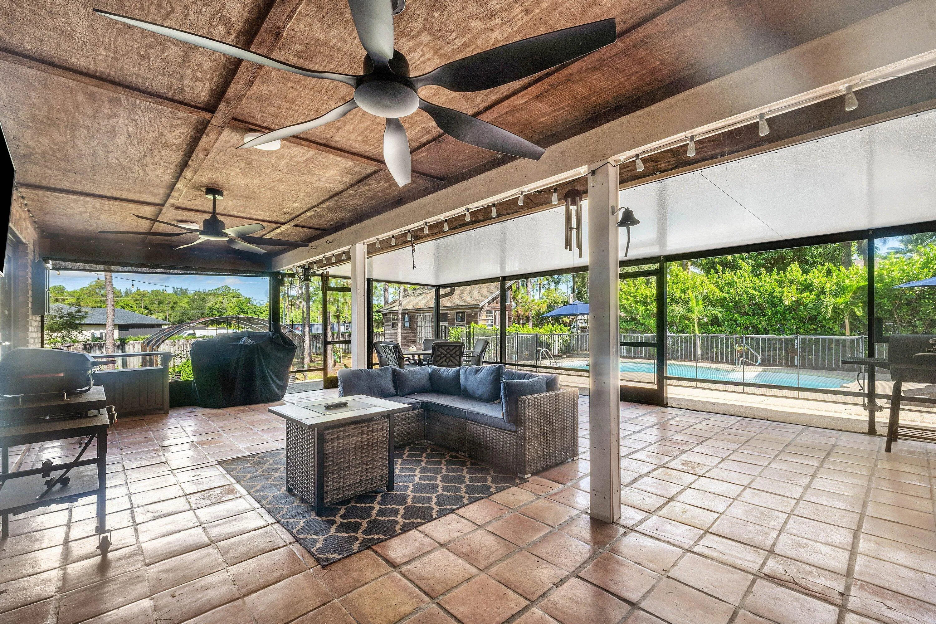 030-18429SycamoreDriveWest-TheAcreage-FL