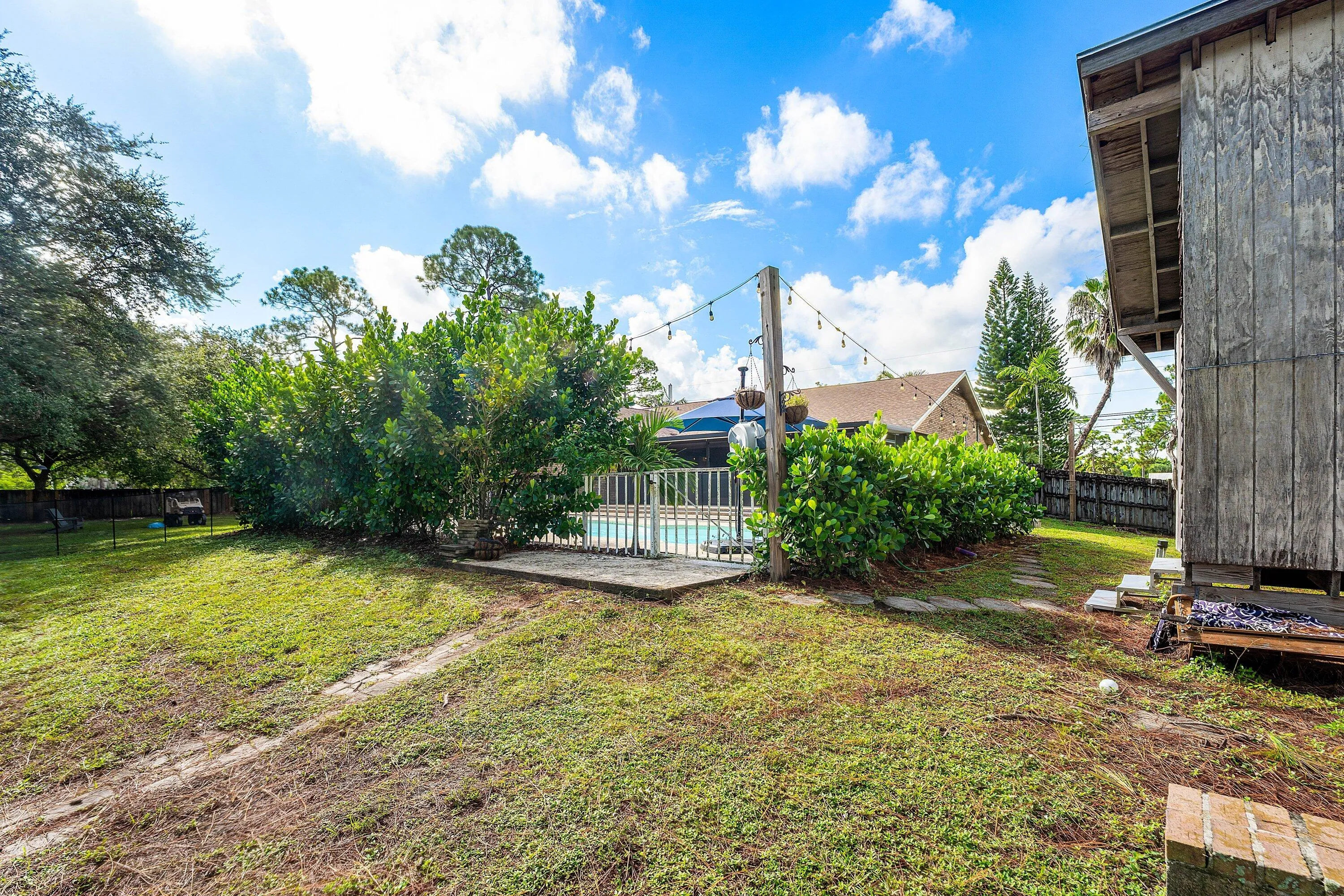 039-18429SycamoreDriveWest-TheAcreage-FL