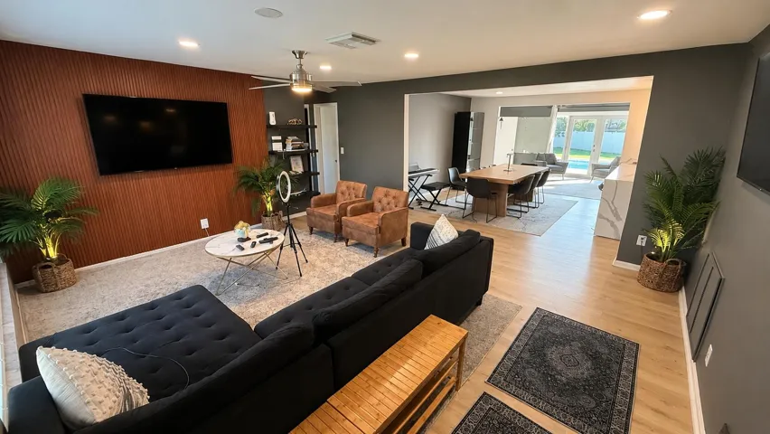 4000 nw 3rd living room