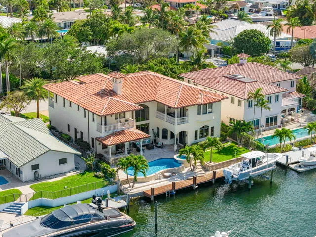 500 ft Away from Intracoastal!
