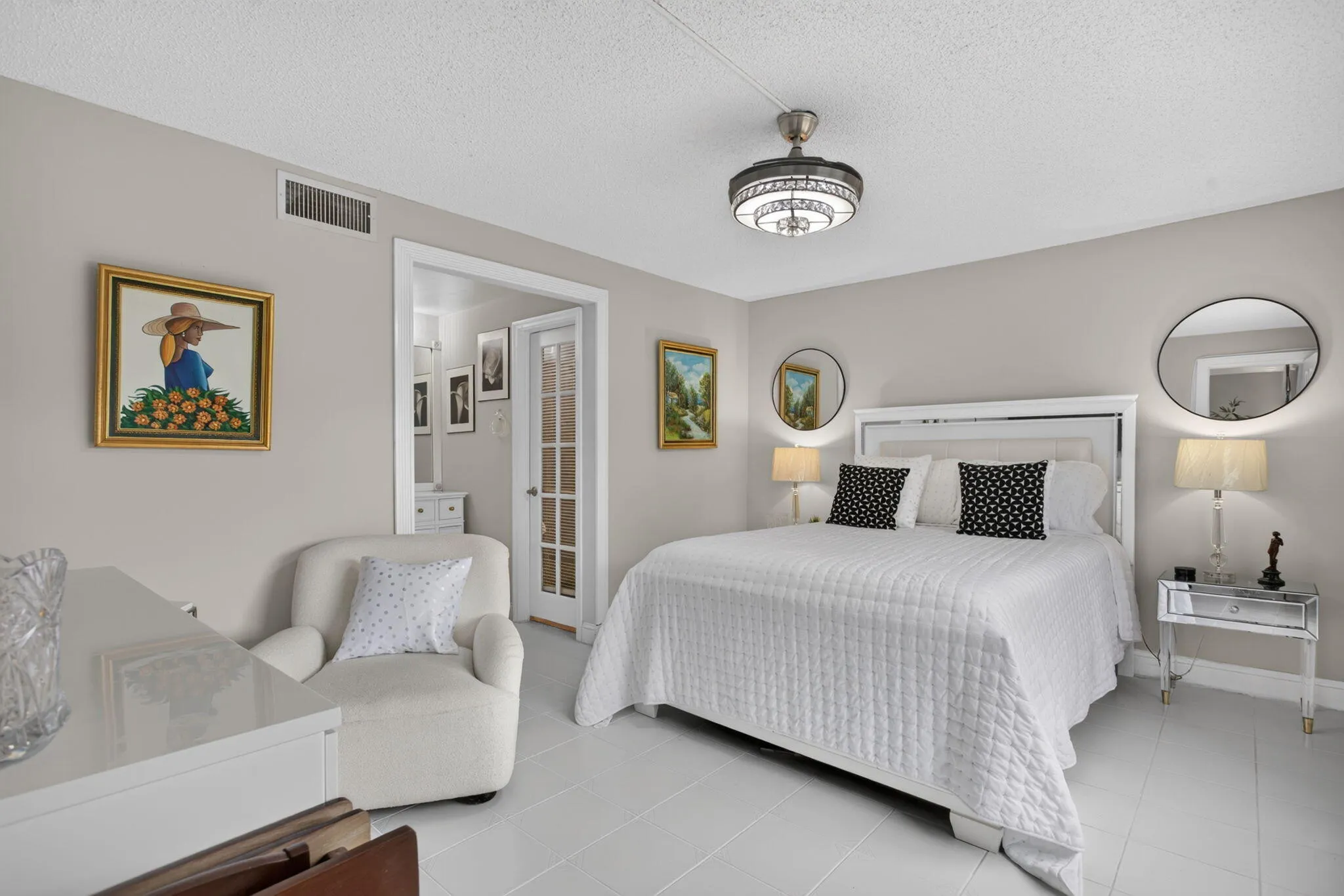 LARGE PRIMARY ENSUITE WITH ELEGANT HIDDEN CEILING FAN
