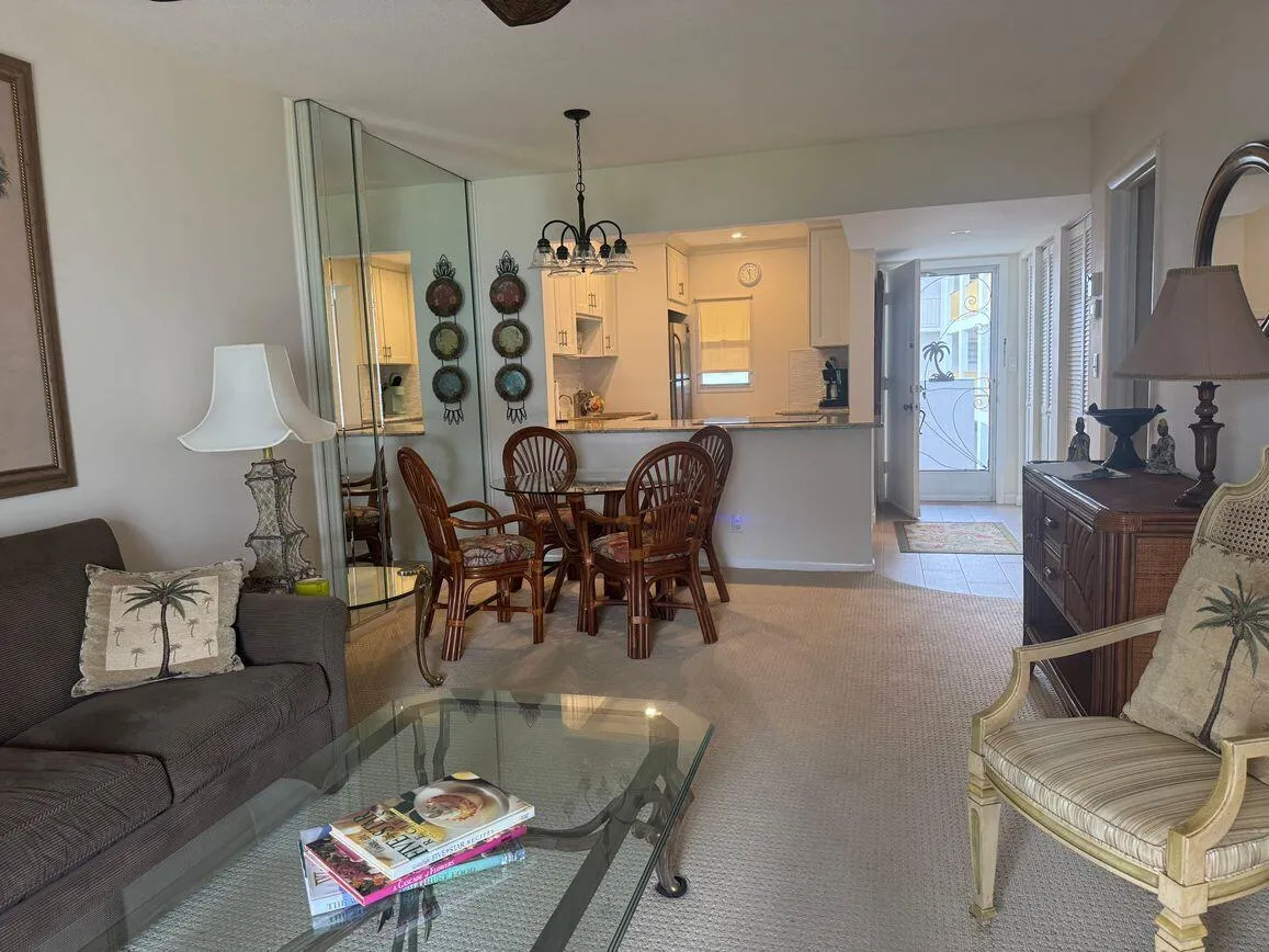 Kitchen Dining Area