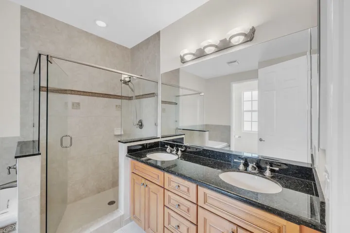 25 Primary Bathroom (2)