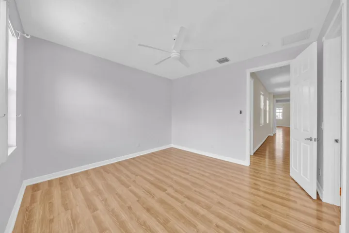 20 Guest Bedroom B