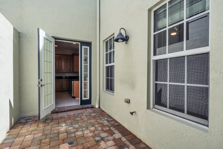 8 Sunroom