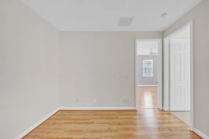 18 Guest Bedroom B (1)