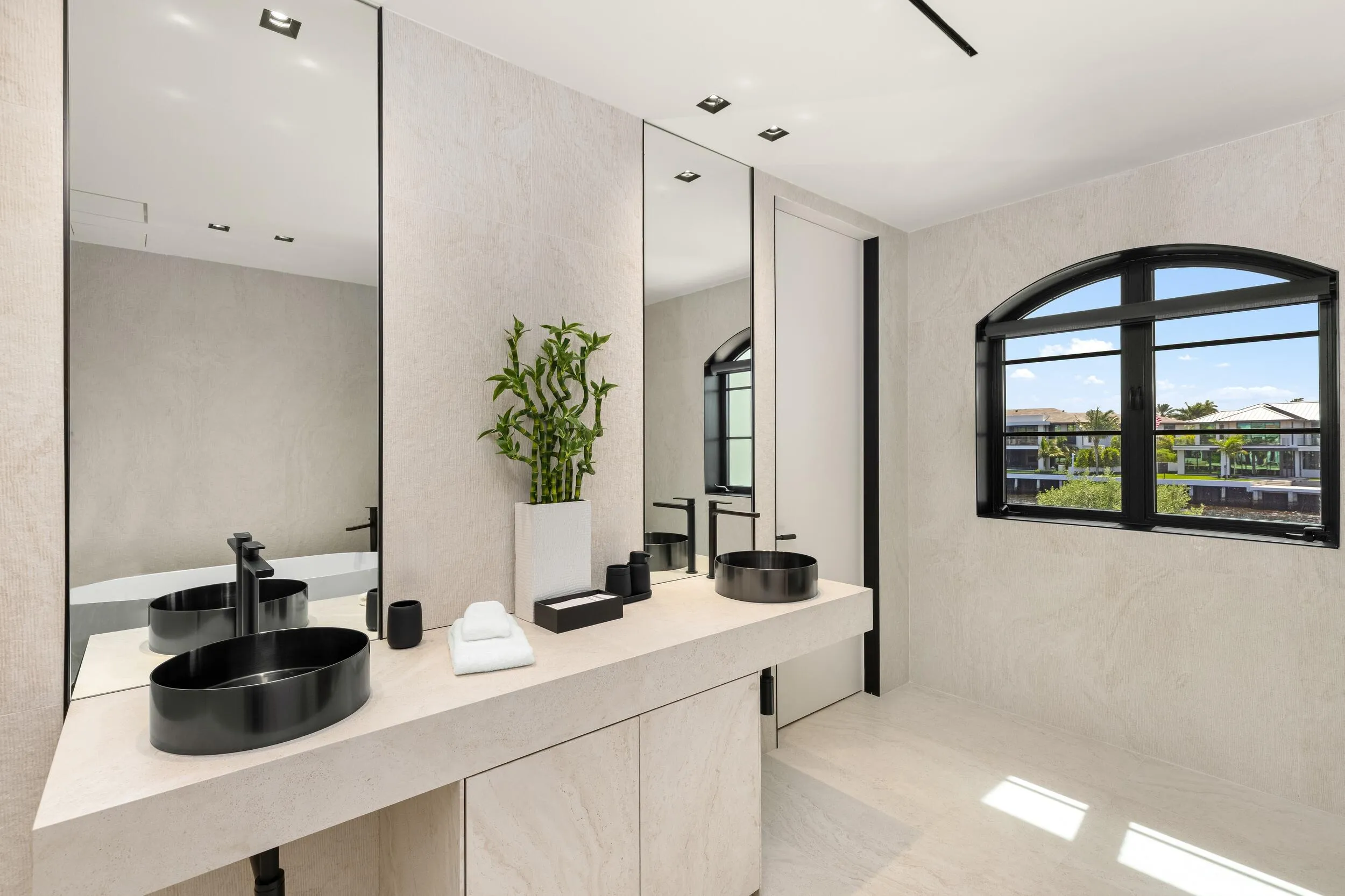 Guest Bath 4