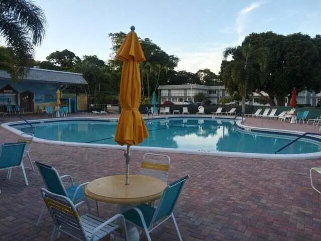 Pool 1