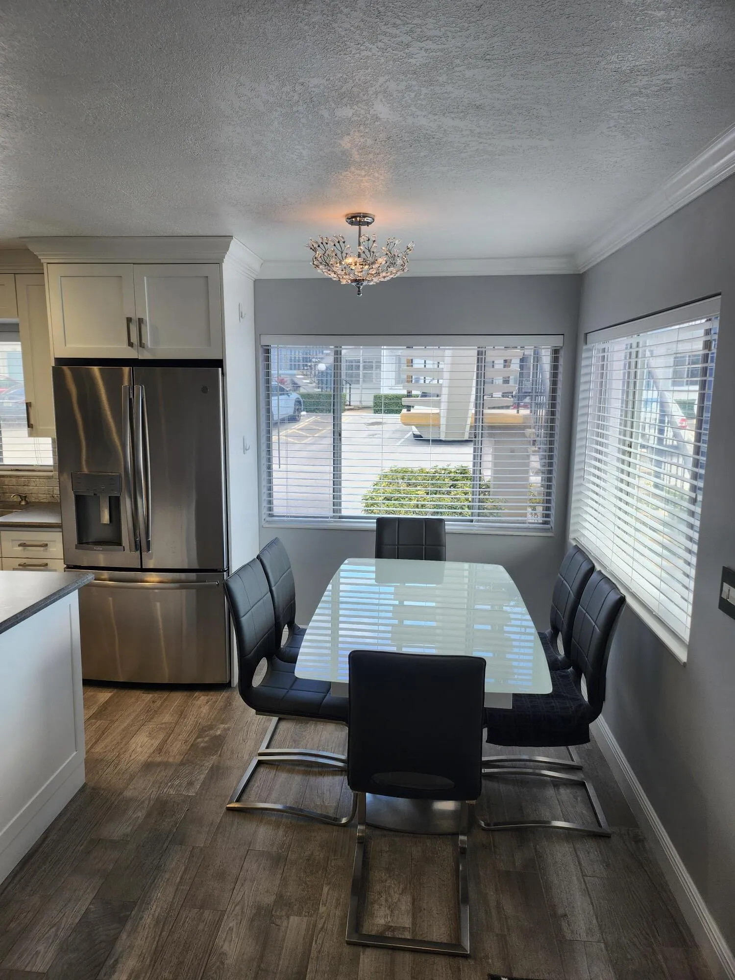 111-dining area