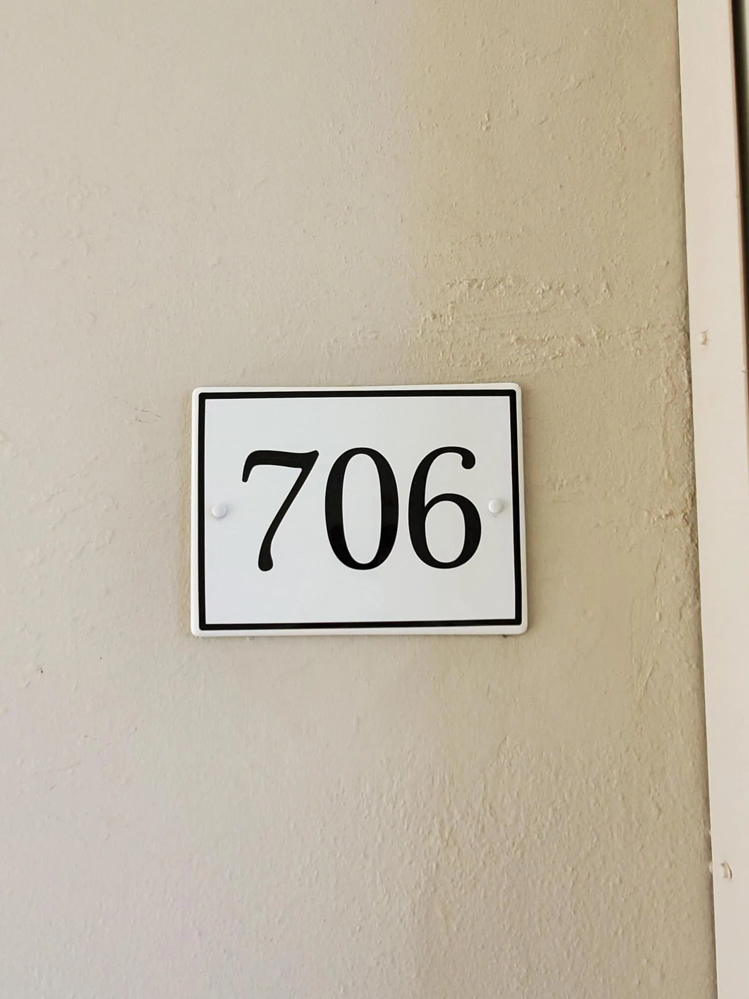 Corner unit