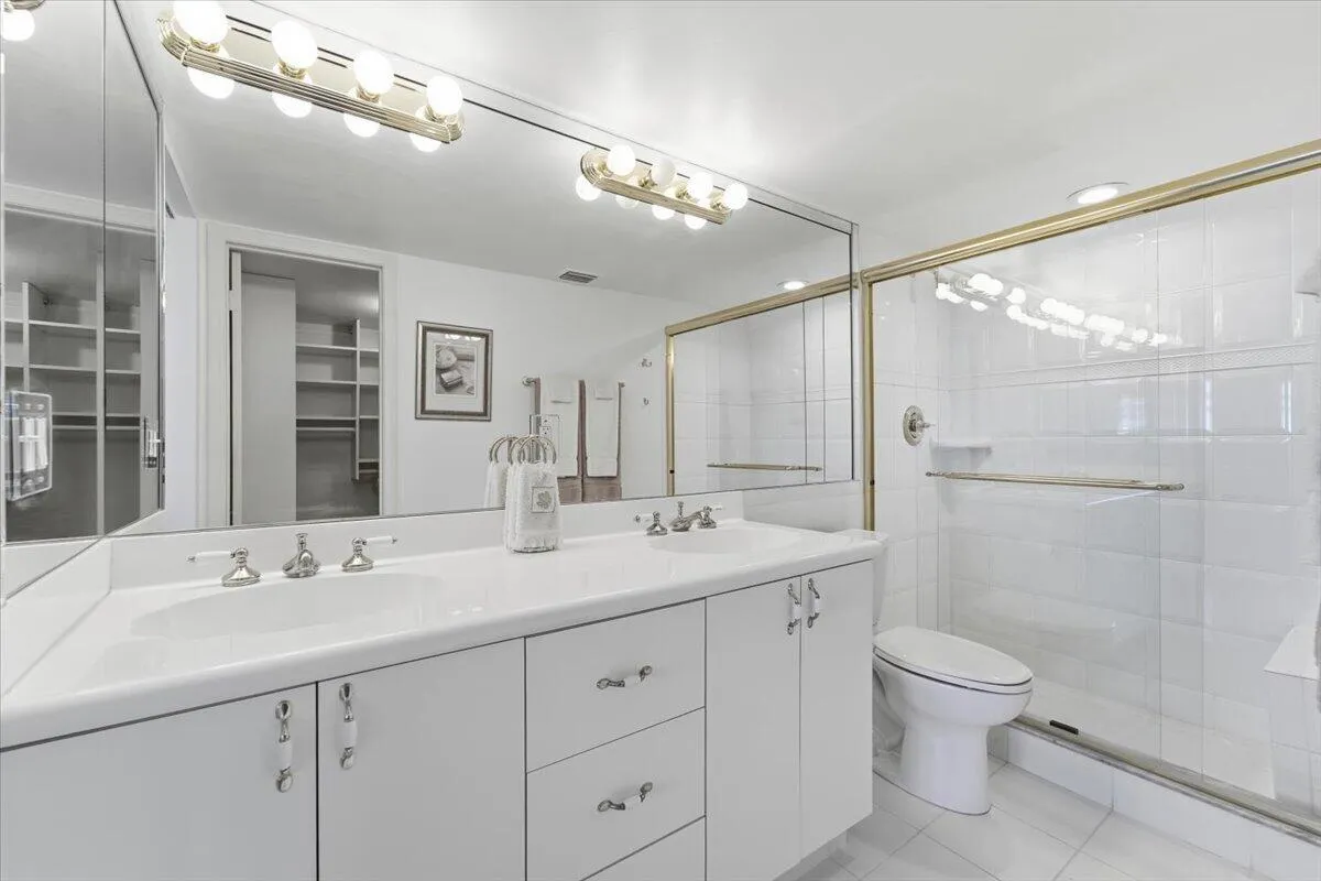 primary bath double sinks