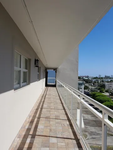 End units may put portable seating outside the front door