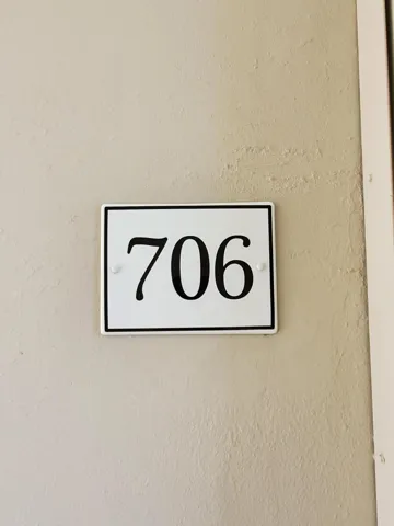 Corner unit