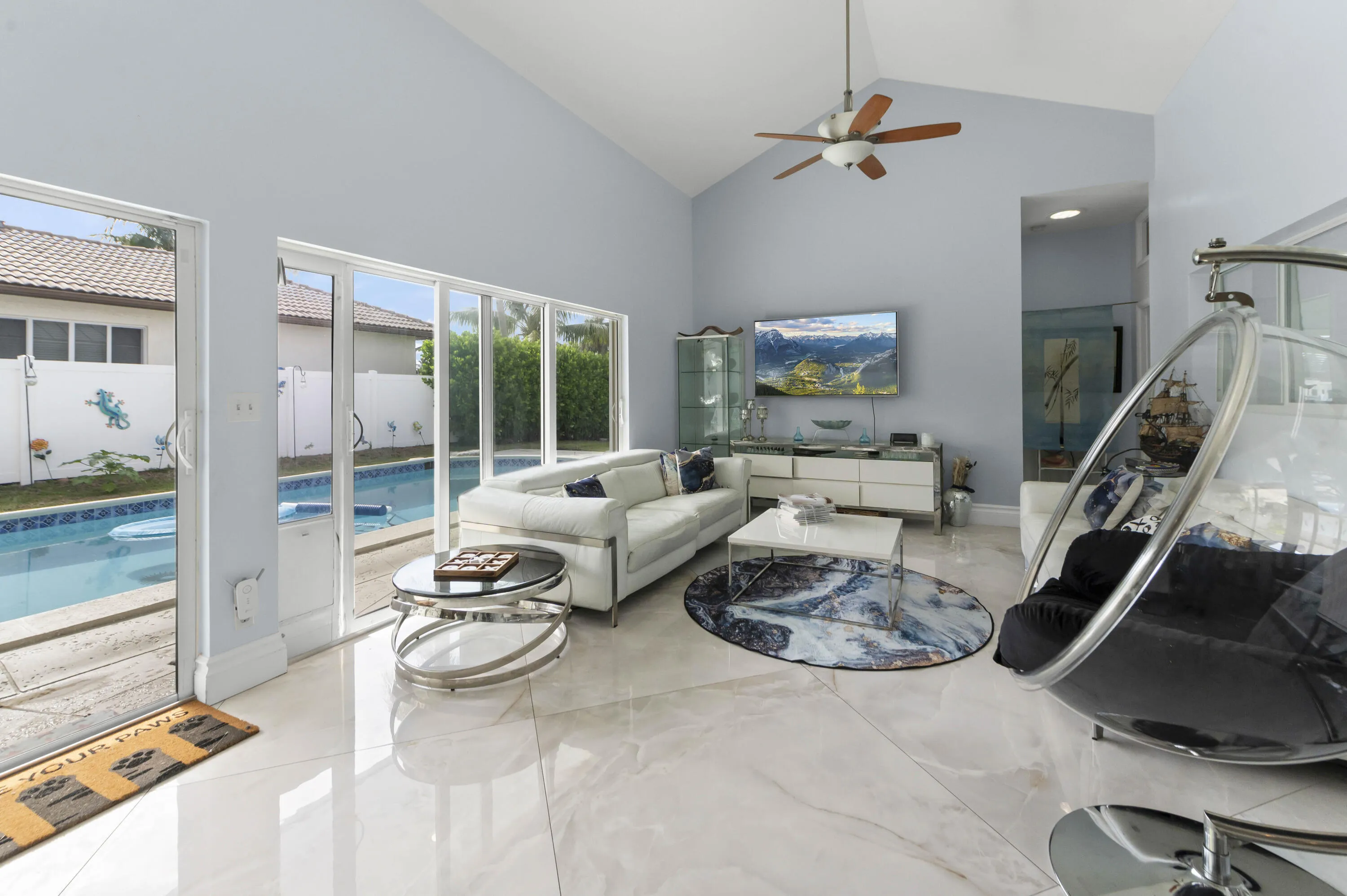 07 Living Room 04