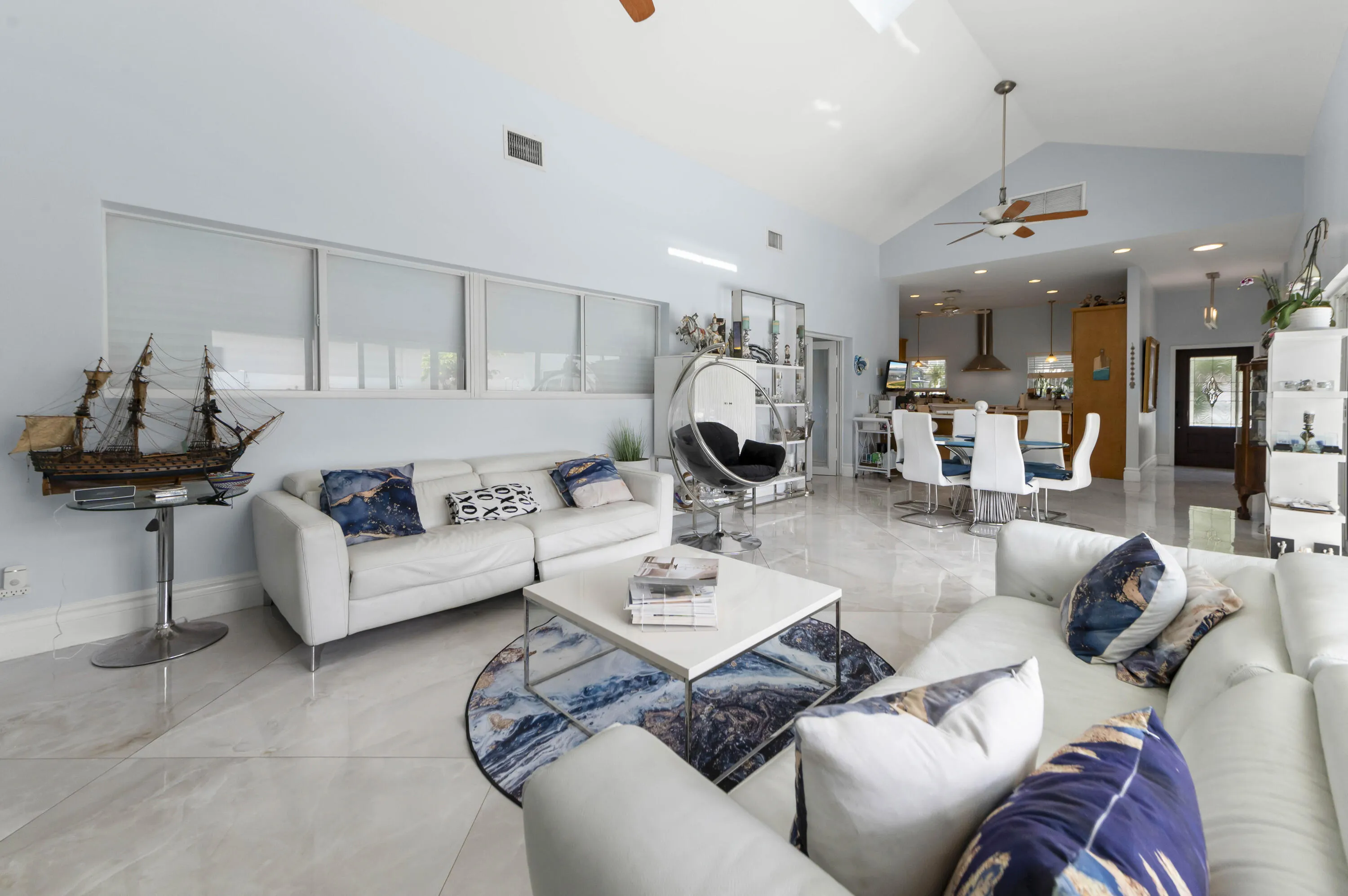 09 Living Room 06