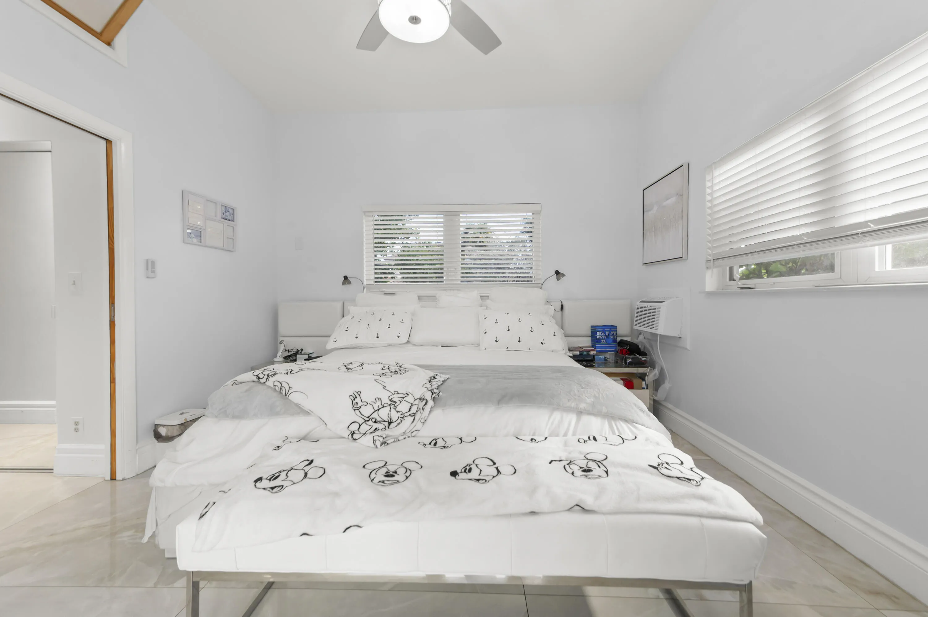 17 Bedroom 03