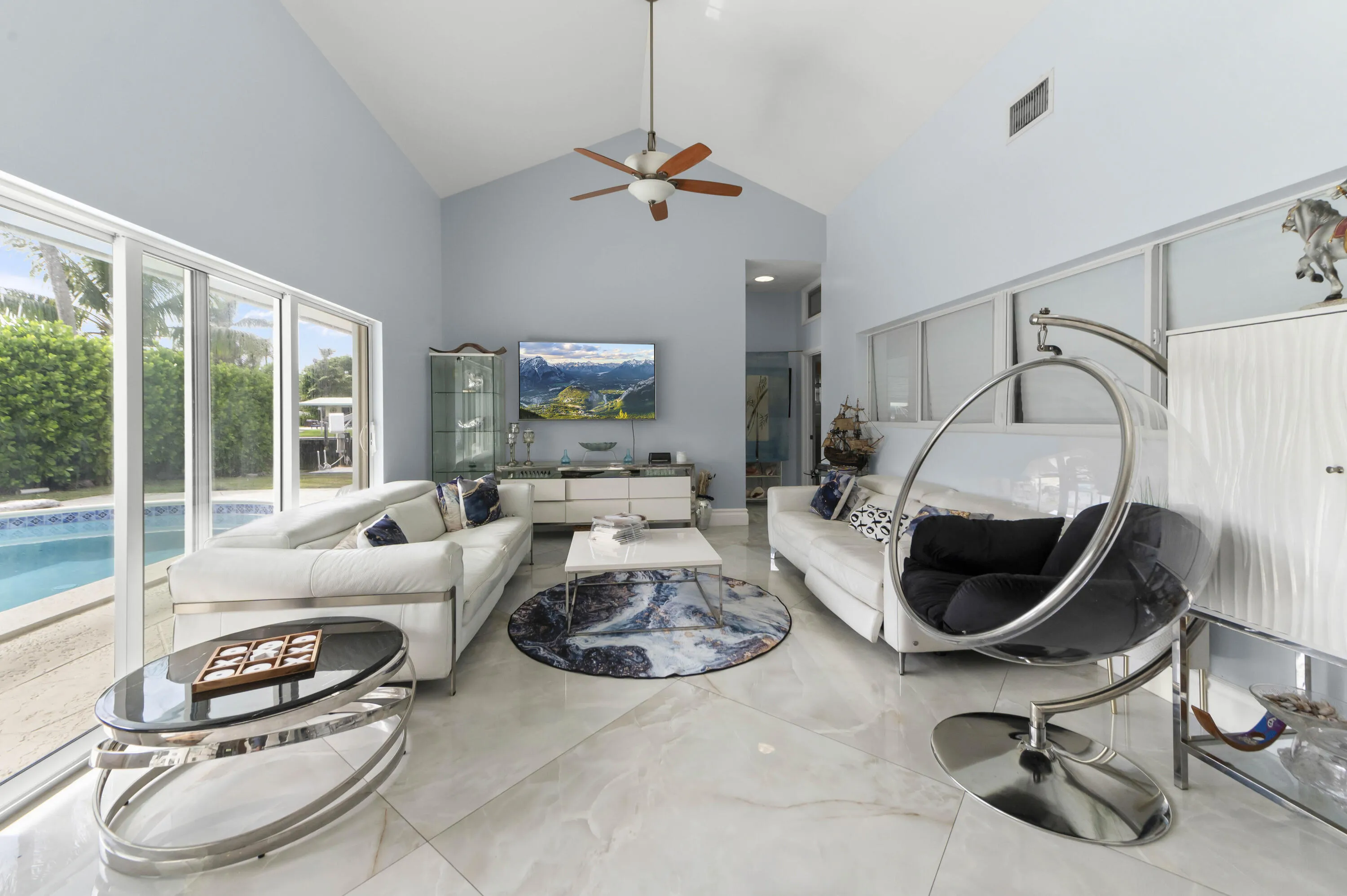 06 Living Room 03