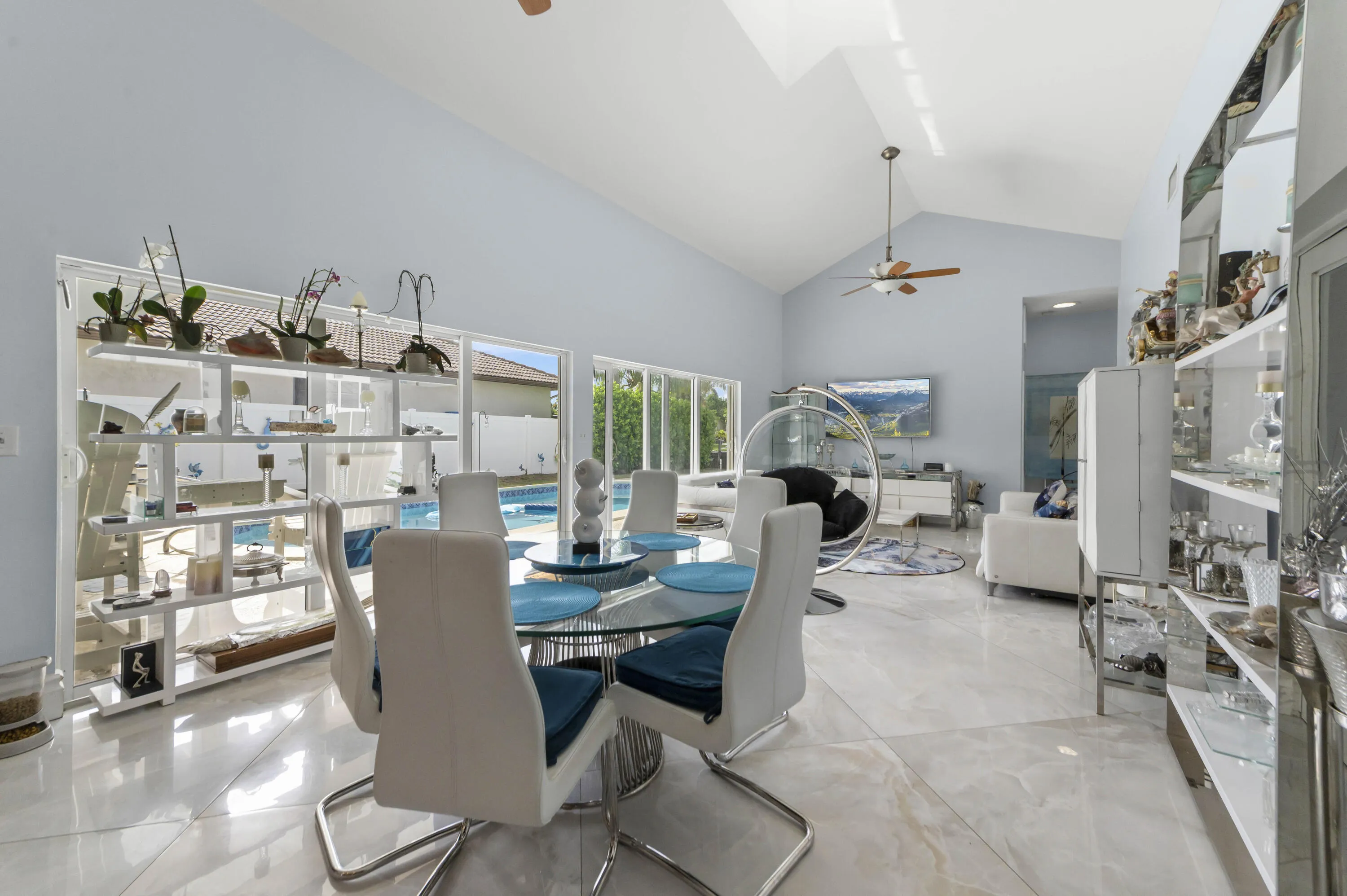 05 Dining Room 02