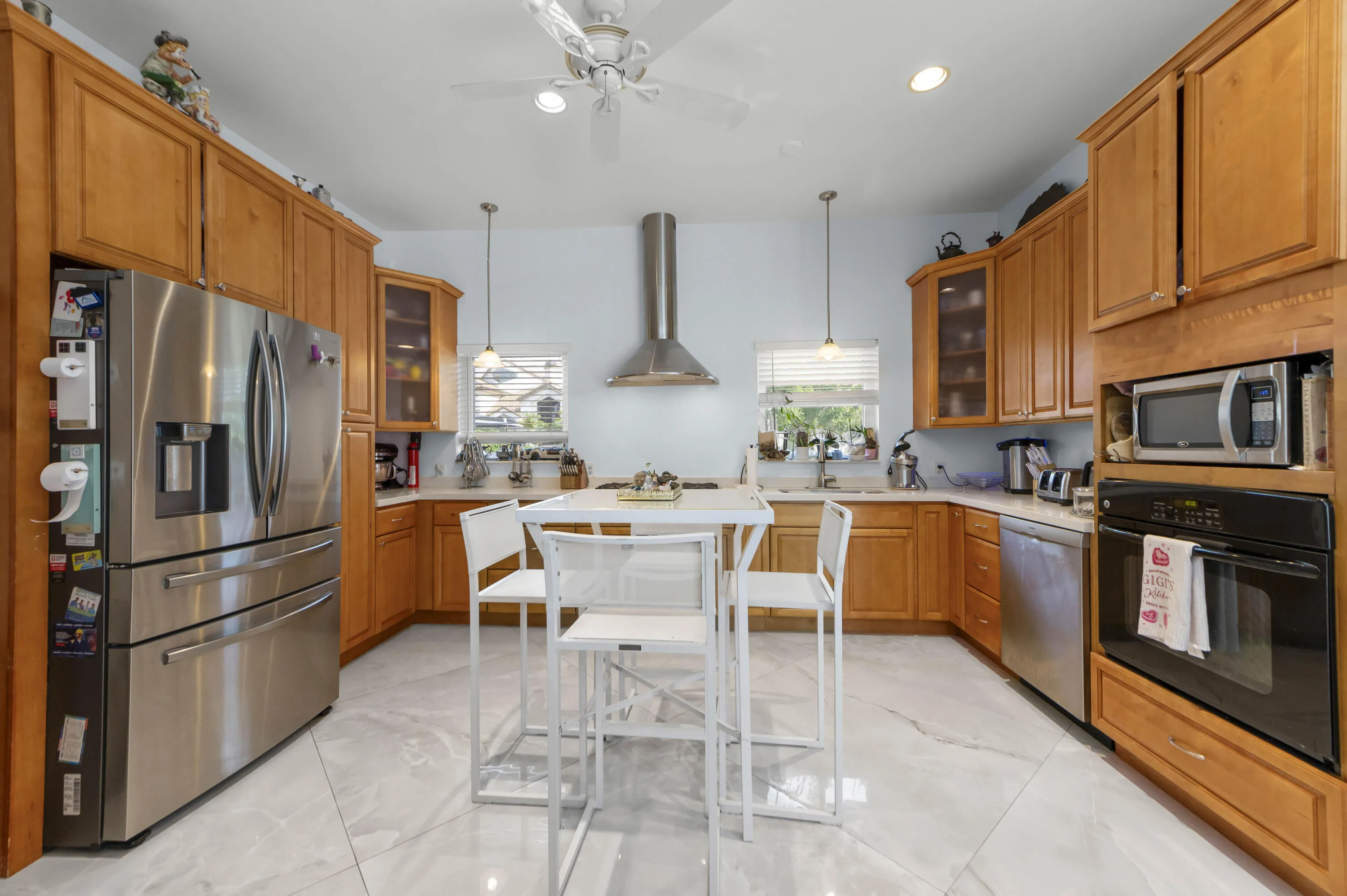 12 Kitchen 02