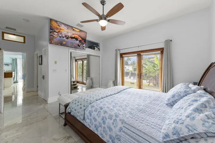 21 Bedroom 05