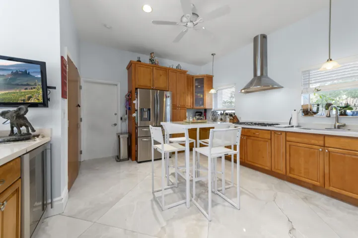 14 Kitchen 04