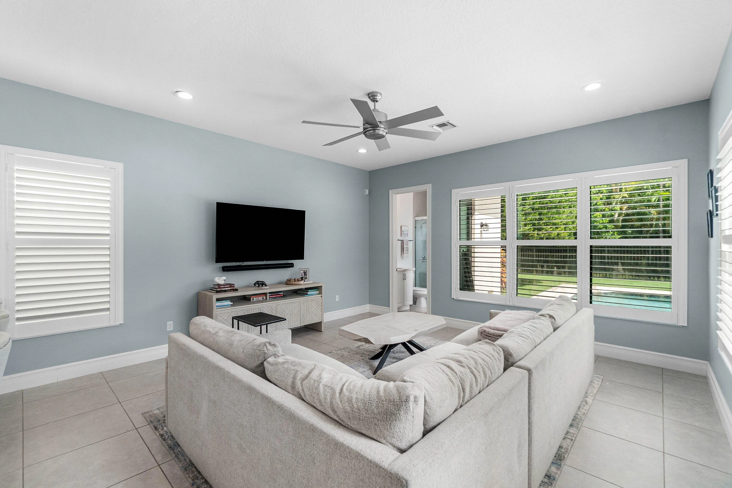 022-16226CabernetDrive-DelrayBeach-FL-33