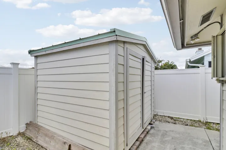 shed