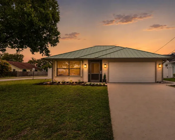 LARGE CORNER LOT