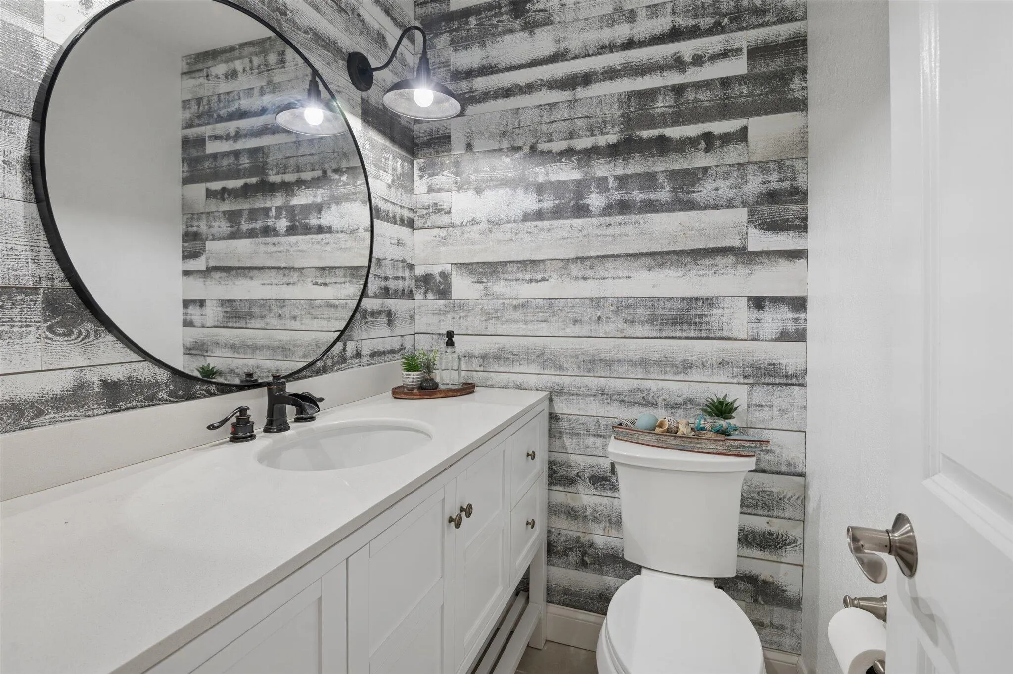 1/2 Bath