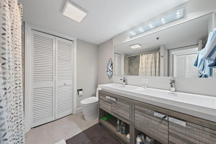 Primary Bathroom (2)