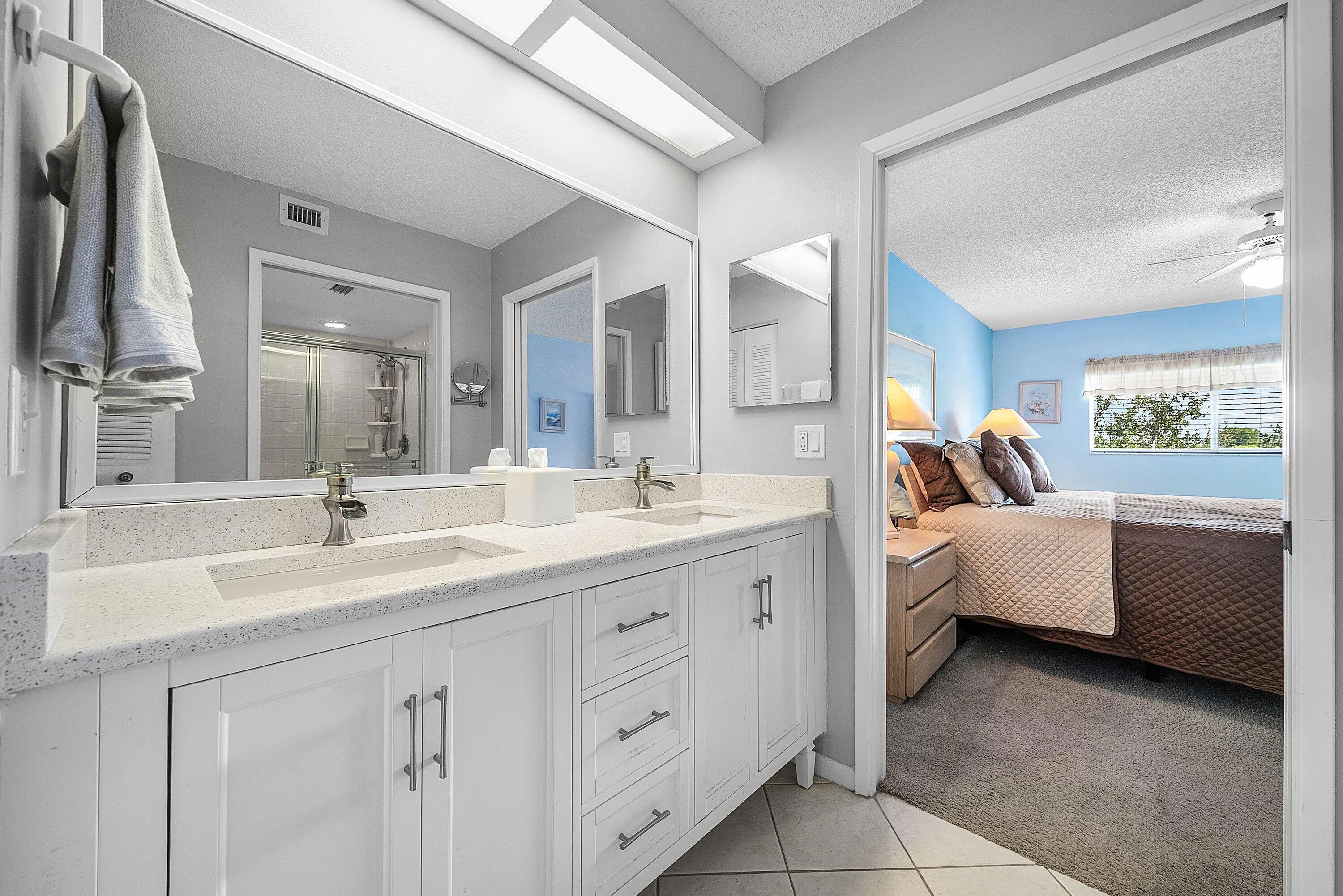 022-4735LucerneLakesBoulevardWest-402-La